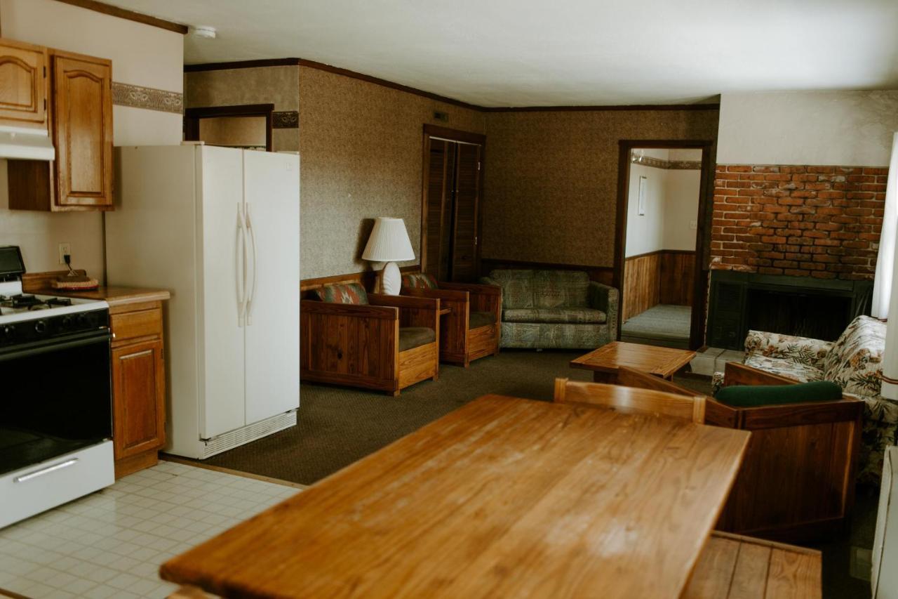 Silver Rapids Lodge & Campground Ely Eksteriør bilde